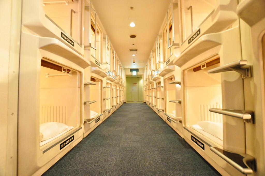 Capsule Hotel Asahi Plaza Shinsaibashi Осака Экстерьер фото