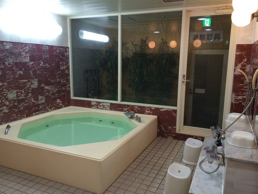 Capsule Hotel Asahi Plaza Shinsaibashi Осака Экстерьер фото