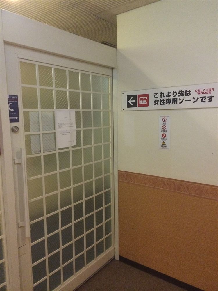 Capsule Hotel Asahi Plaza Shinsaibashi Осака Экстерьер фото
