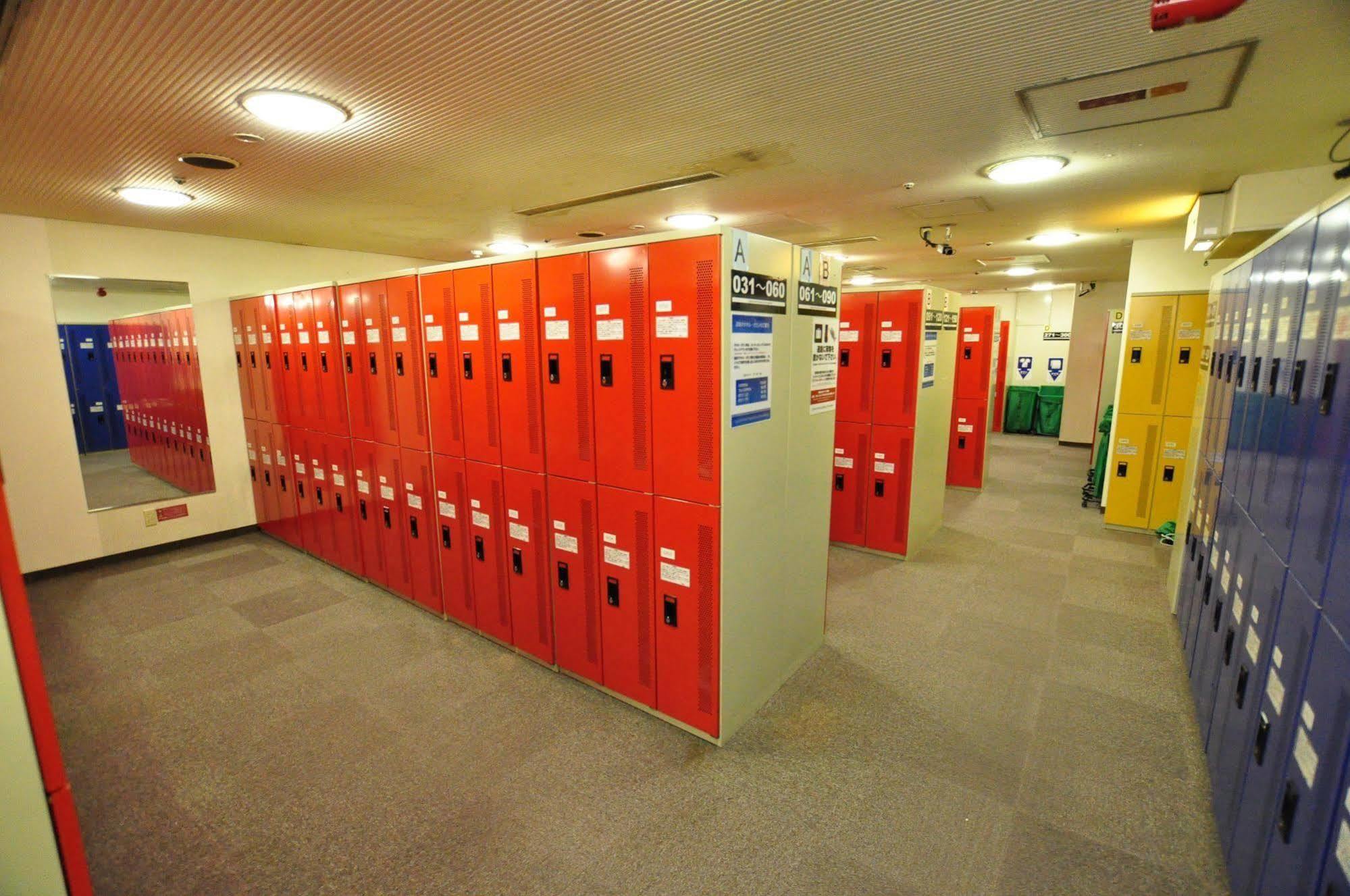 Capsule Hotel Asahi Plaza Shinsaibashi Осака Экстерьер фото